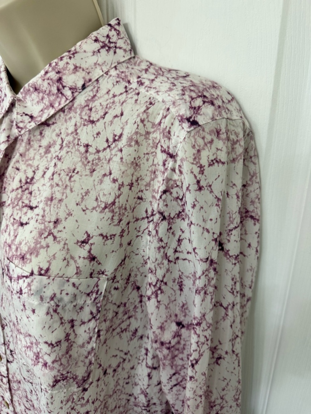 Foxcroft Lyocell Button Front Blouse Pink Marble Print Size 8 - Picture 7 of 14